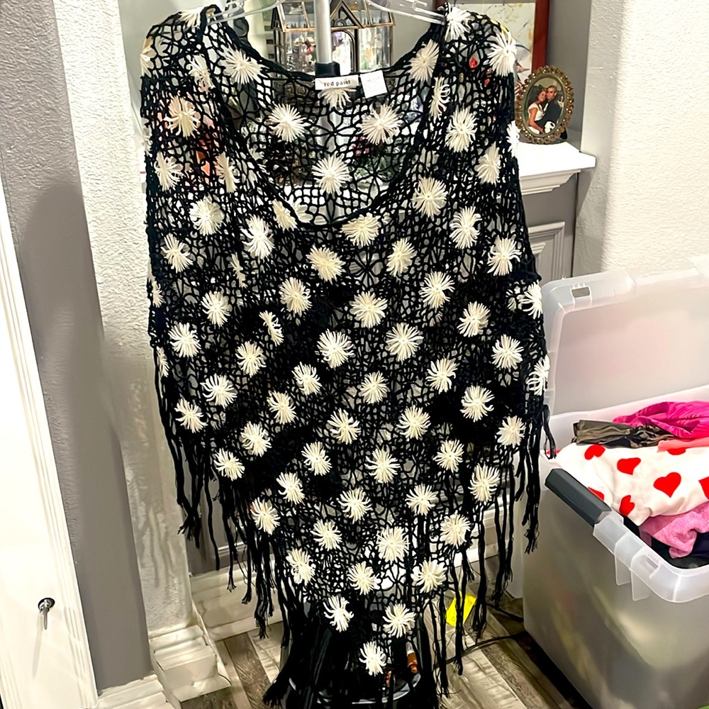 Crocheted tasseld shaw